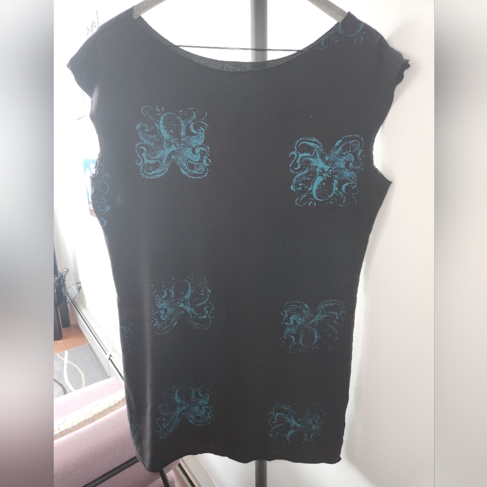 Smoking Lily tunic